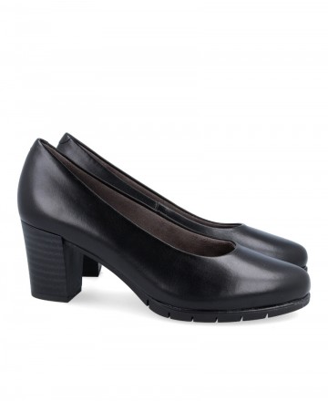 Pitillos 100 Classic black pump for women