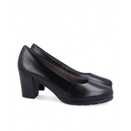 Pitillos 100 Classic black pump for women