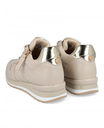 Casual sneakers with padded panel Xti 143493