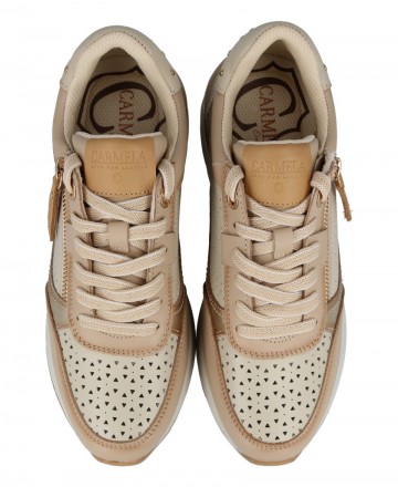 h2Zapatillas con toques metalizados Carmela 162281 h2 pThese beige women s sneakers are the perfect choice for those looking to