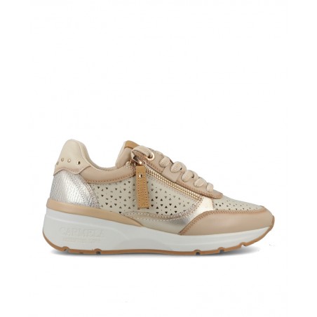 h2Zapatillas con toques metalizados Carmela 162281 h2 pThese beige women s sneakers are the perfect choice for those looking to