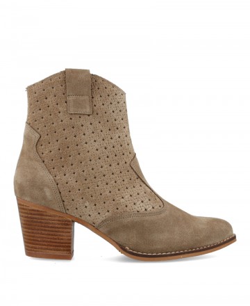 Kissia 924 heeled ankle boots with die-cut leather