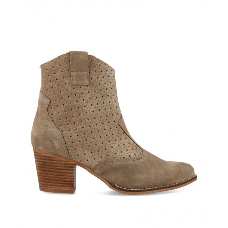 Kissia 924 heeled ankle boots with die-cut leather