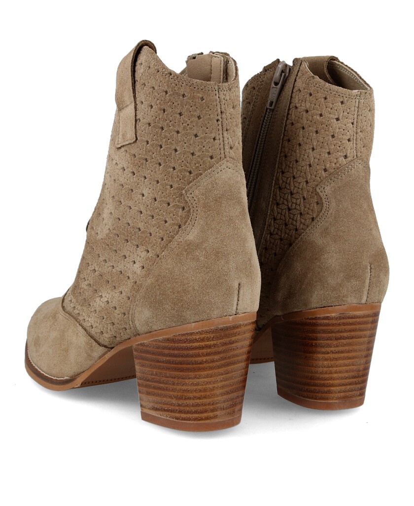 Kissia 924 heeled ankle boots with die-cut leather