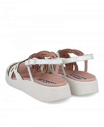 Sandals with buckle fastening Wonders C6542