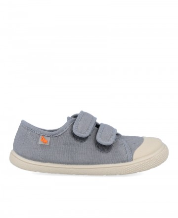 Vulladi 8195 wide toe canvas trainer