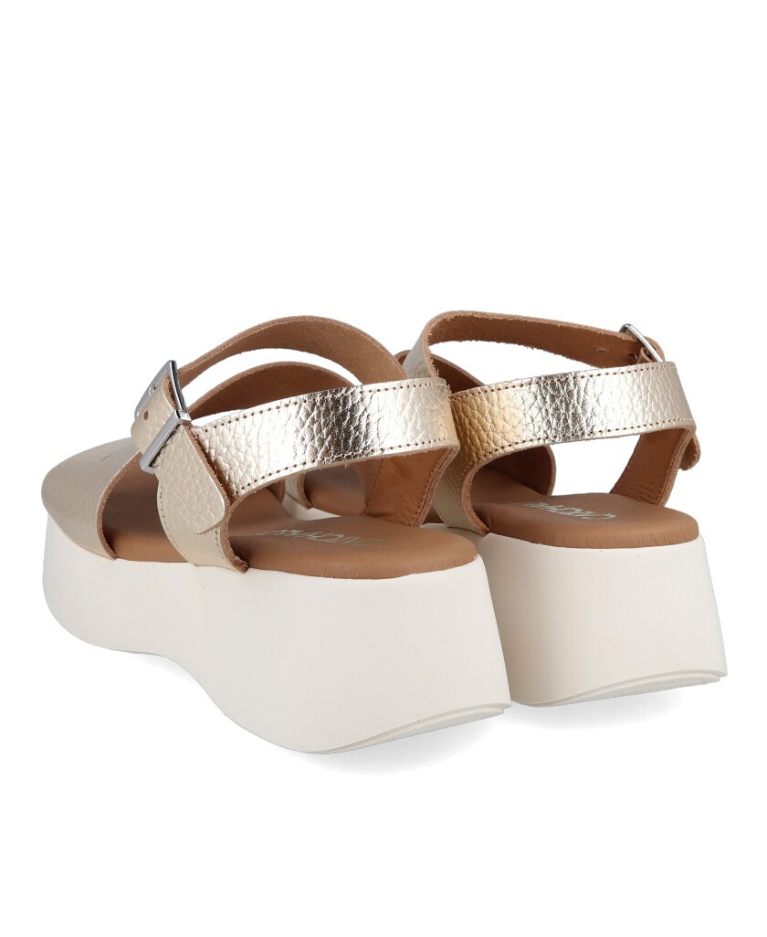 Metallic Catchalot 5685 platform sandal