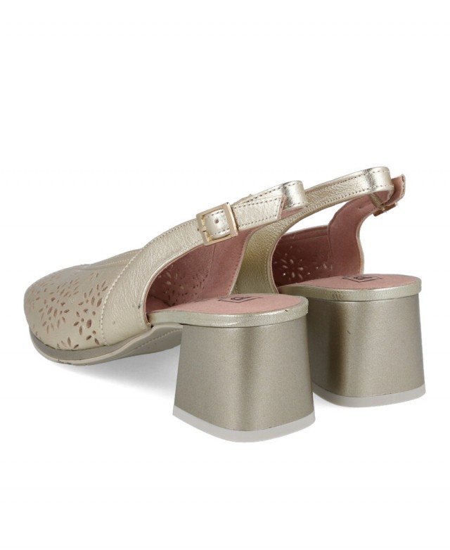 Pitillos 10532 low heel peep toe pump